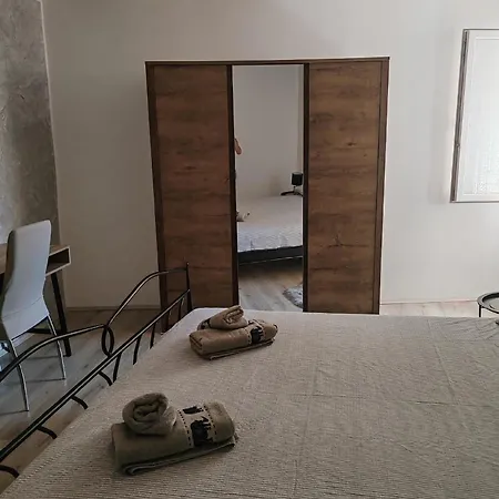 Fuer 4 Personen Ca 60 Qm In Rovinj, Istrien Istrische Riviera Apartment *