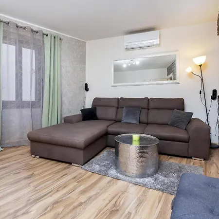 Fuer 4 Personen Ca 60 Qm In Rovinj, Istrien Istrische Riviera * Rovinj