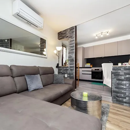 Fuer 4 Personen Ca 60 Qm In Rovinj, Istrien Istrische Riviera Apartment *